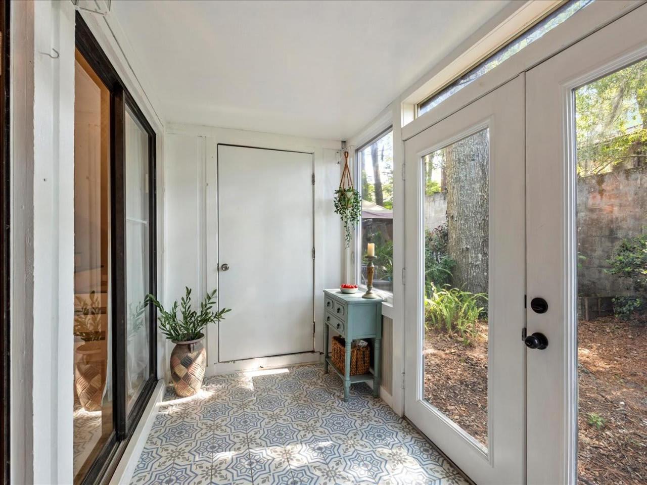 Artist'S Tower Townhome Just Renovated W Loft Gainesville Exterior foto