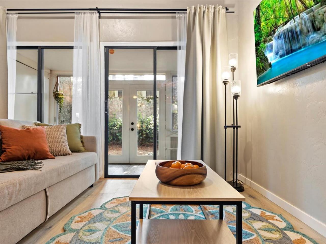 Artist'S Tower Townhome Just Renovated W Loft Gainesville Exterior foto