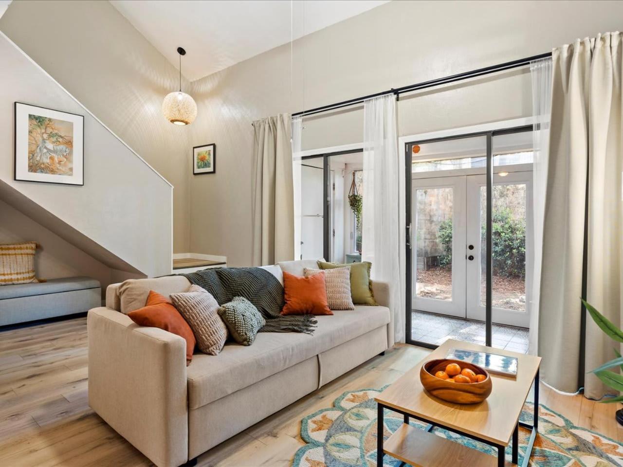 Artist'S Tower Townhome Just Renovated W Loft Gainesville Exterior foto
