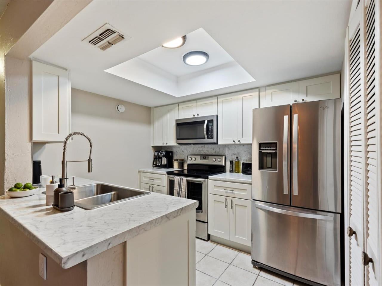 Artist'S Tower Townhome Just Renovated W Loft Gainesville Exterior foto